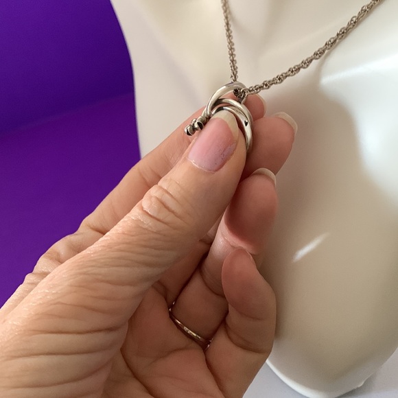 Sterling Silver Flower Pendant on 16” 925 Rope Chain - Picture 10 of 15